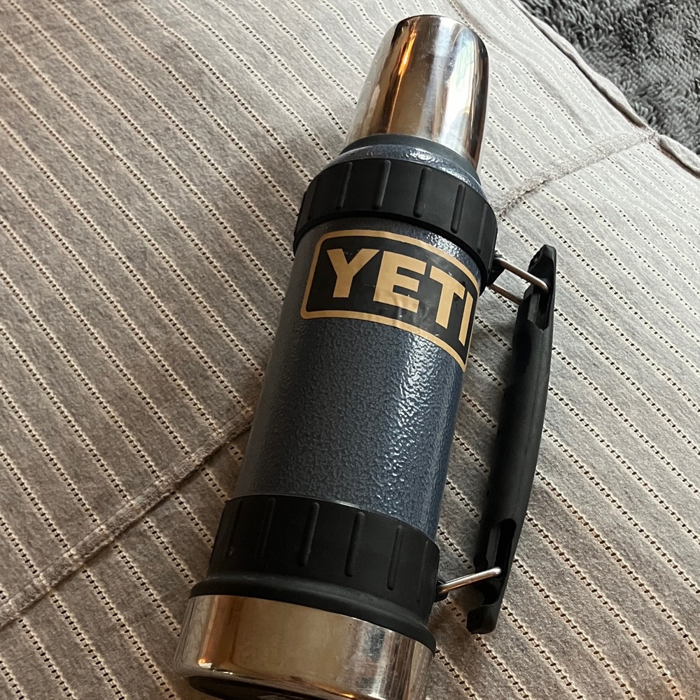 Thermos Blue and Black Insulated Bottle